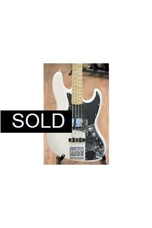 Fender Marcus Miller IV Olympic White Fender Marcus Miller IV Olympic White
